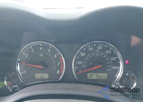 2011 Toyota Corolla S z USA, uszkodzony, nr VIN 2T1BU4EE5BC555477